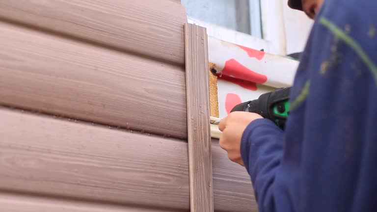 Siding Removal and Disposal in Aliso Viejo, CA